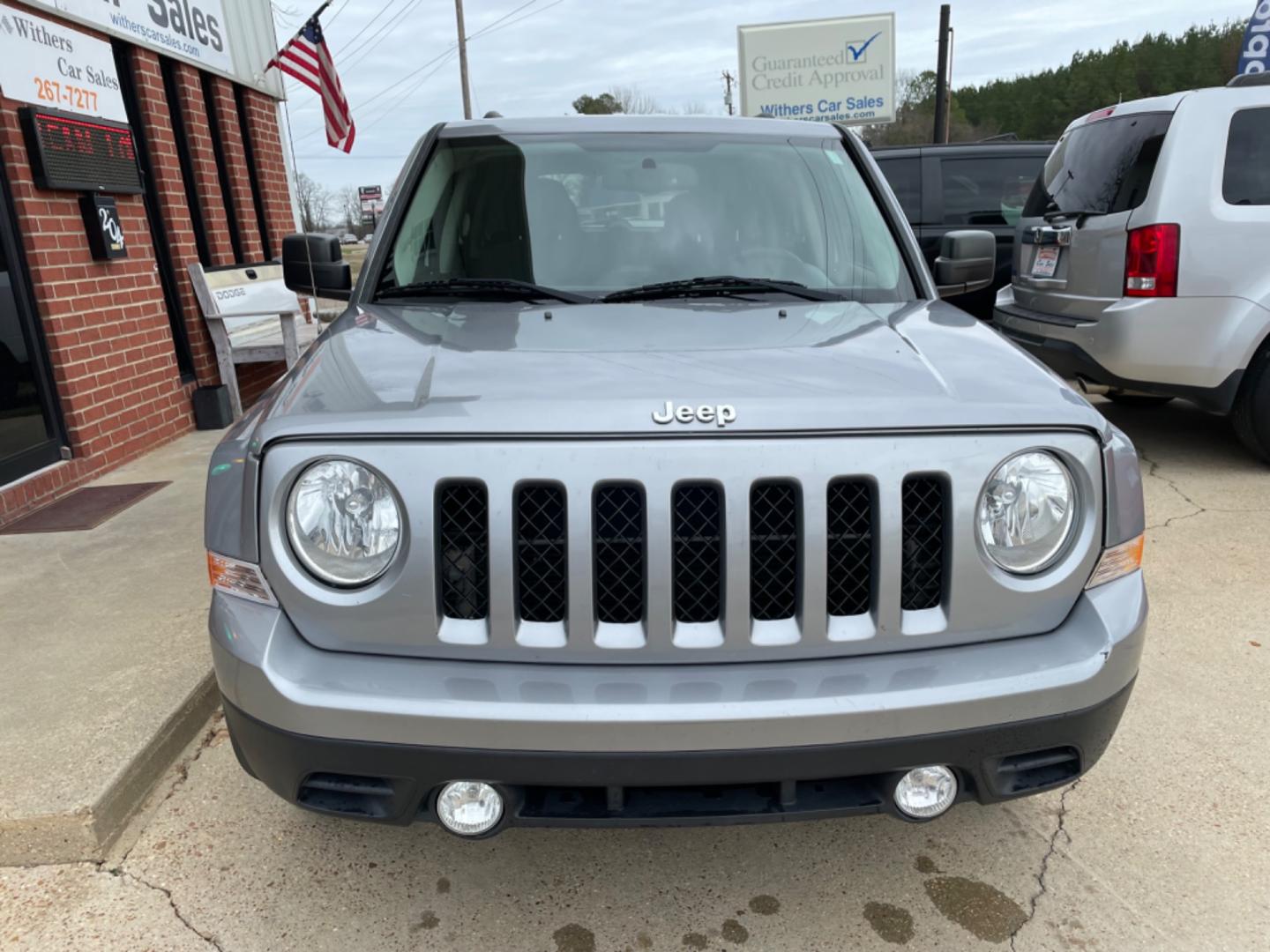 2017 SILVER /BLACK Jeep Patriot (1C4NJPBA1HD) , AUTO transmission, located at 204 Hwy. 16 East, Carthage, MS, 39051, (601) 267-7277, 0.000000, 0.000000 - Photo#2